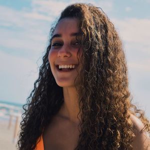 Meet your Posher, Isa